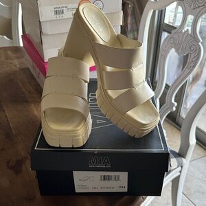 MIA Women's Tan Platform Mules